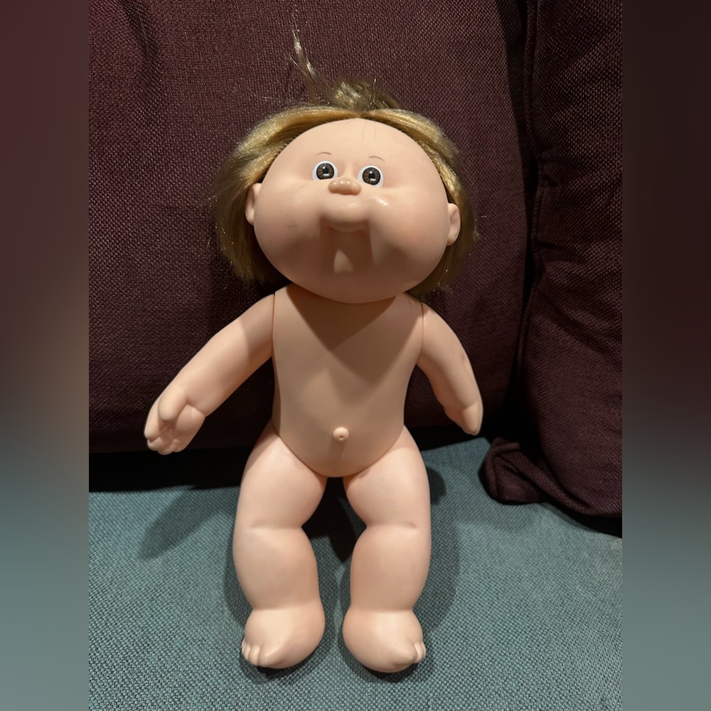 Vintage Cabbage Patch kid- boy with brown eyes, silky blond hair